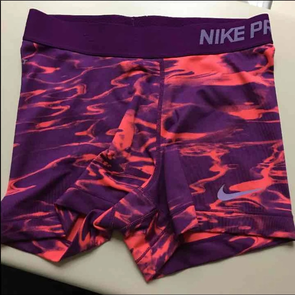 NIKE SPANDEX SHORTS